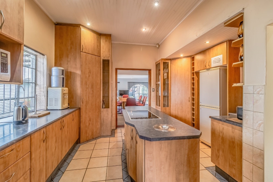 6 Bedroom Property for Sale in Bedfordview Gauteng