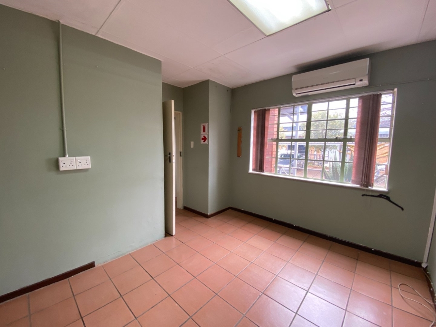 To Let Commercial Property for Rent in Hennopspark Industrial Gauteng