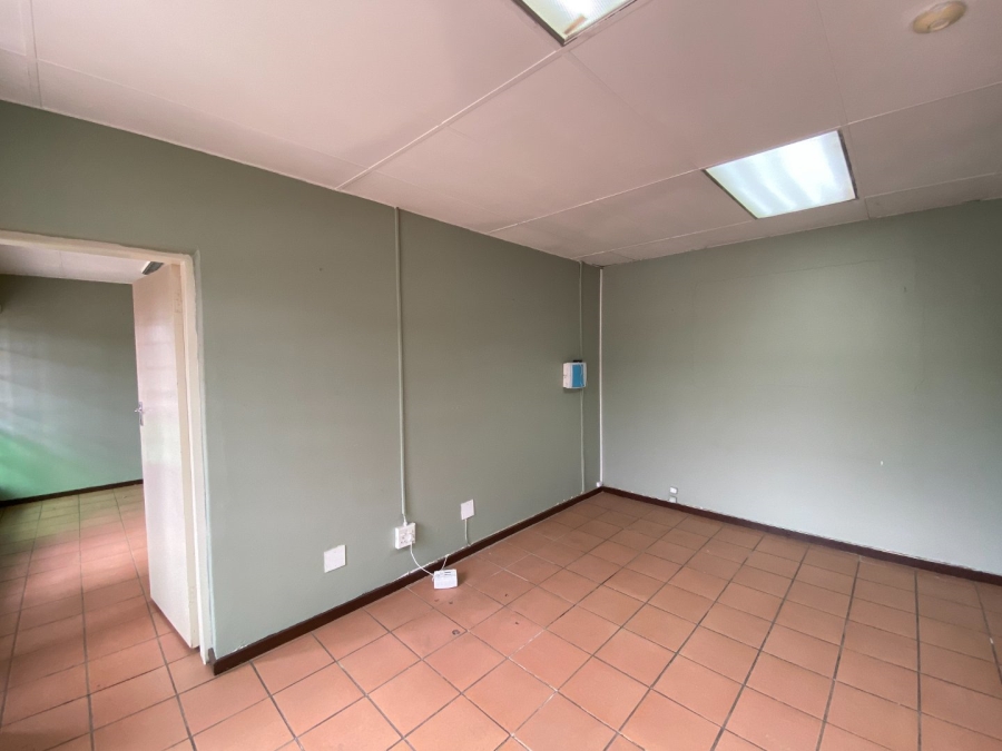 To Let Commercial Property for Rent in Hennopspark Industrial Gauteng