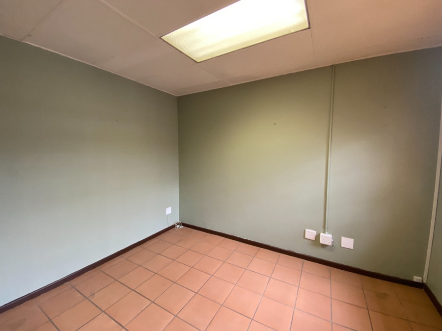 To Let Commercial Property for Rent in Hennopspark Industrial Gauteng