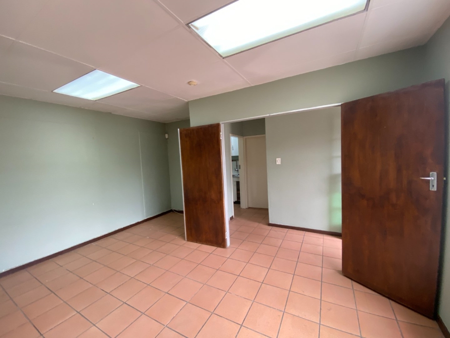 To Let Commercial Property for Rent in Hennopspark Industrial Gauteng