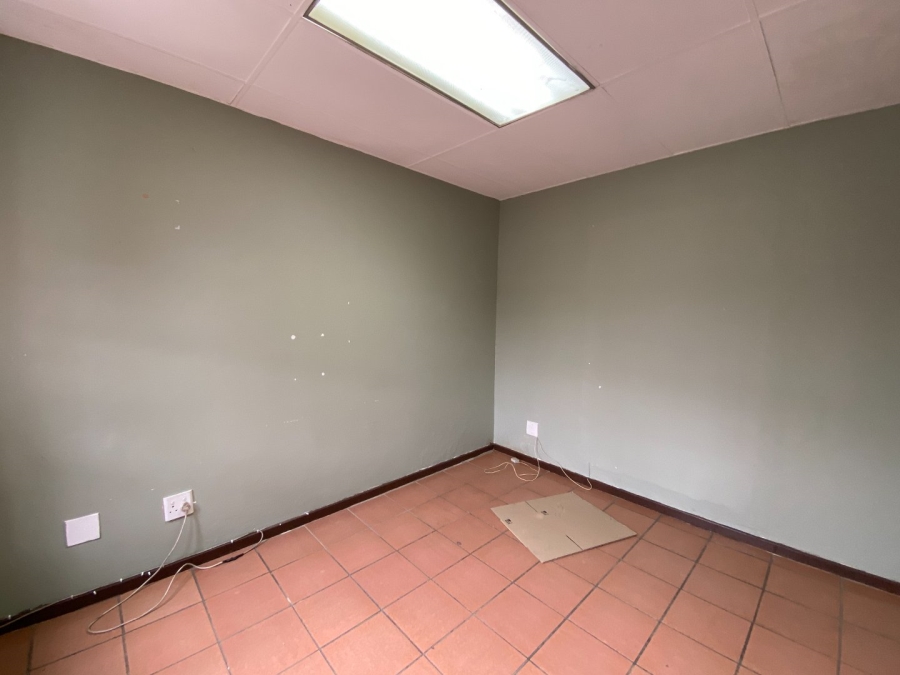 To Let Commercial Property for Rent in Hennopspark Industrial Gauteng