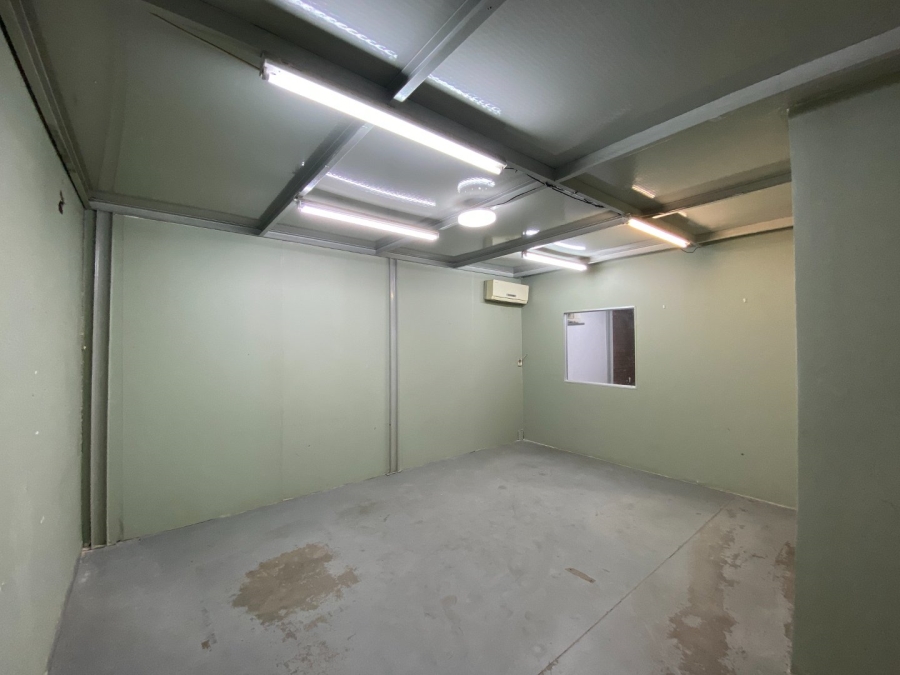 To Let Commercial Property for Rent in Hennopspark Industrial Gauteng