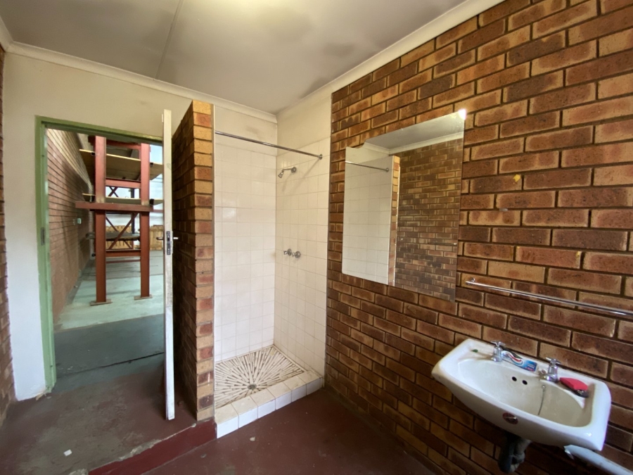 To Let Commercial Property for Rent in Hennopspark Industrial Gauteng