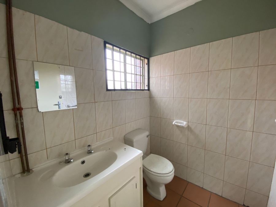 To Let Commercial Property for Rent in Hennopspark Industrial Gauteng