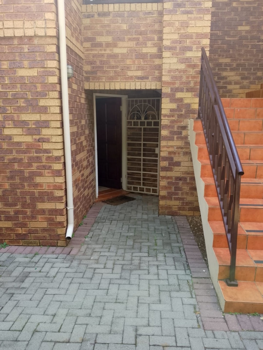 2 Bedroom Property for Sale in Equestria Gauteng