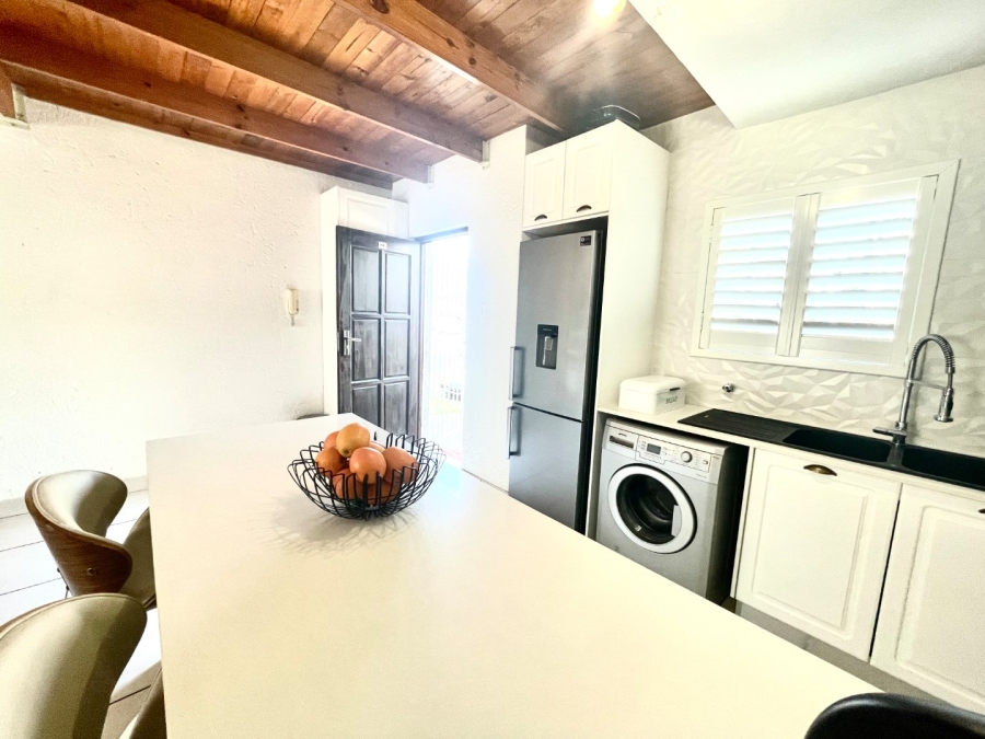 To Let 2 Bedroom Property for Rent in Bassonia Rock Gauteng