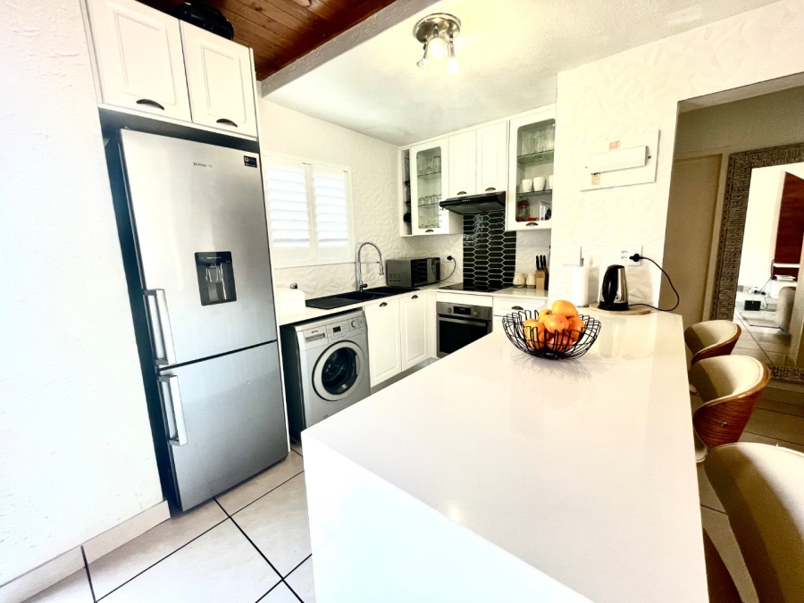 To Let 2 Bedroom Property for Rent in Bassonia Rock Gauteng