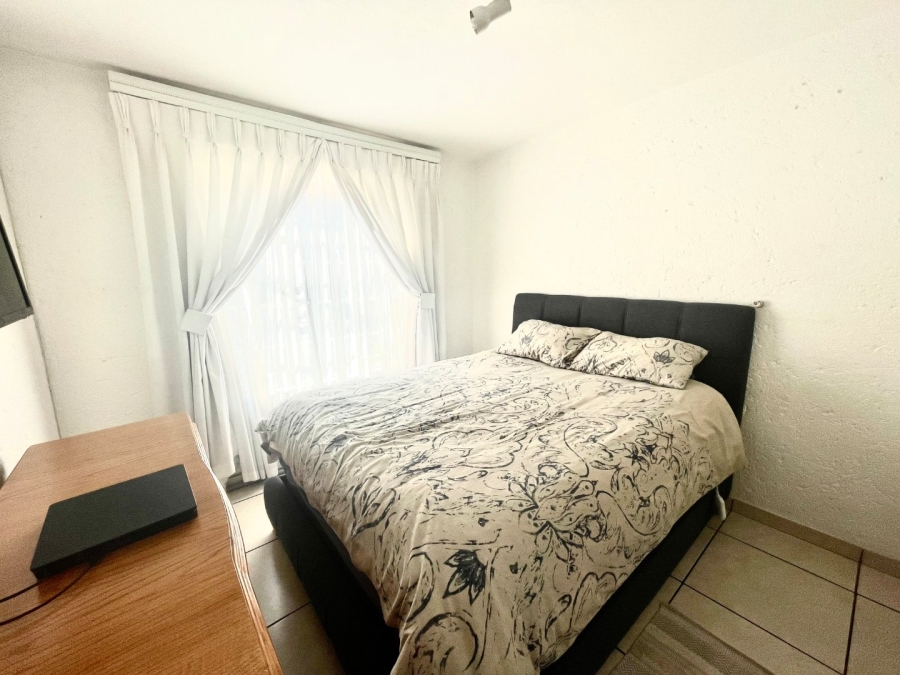 To Let 2 Bedroom Property for Rent in Bassonia Rock Gauteng