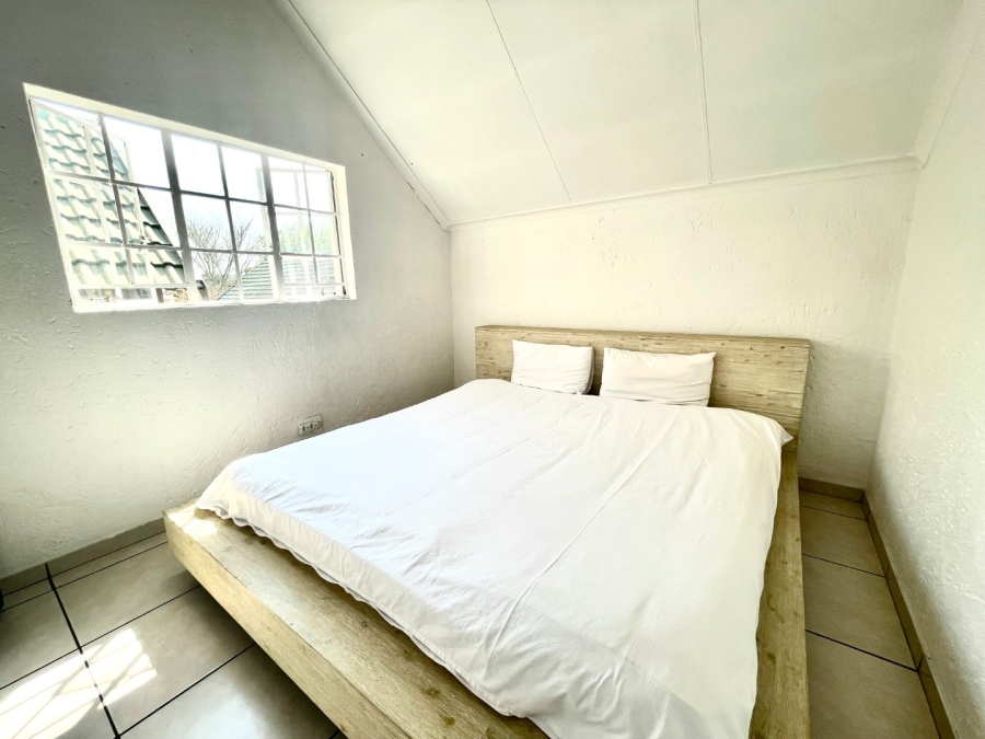 To Let 2 Bedroom Property for Rent in Bassonia Rock Gauteng