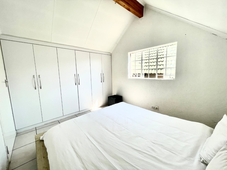 To Let 2 Bedroom Property for Rent in Bassonia Rock Gauteng