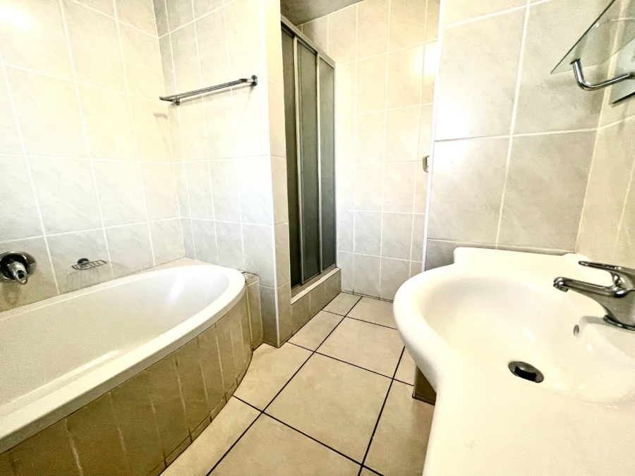 To Let 2 Bedroom Property for Rent in Bassonia Rock Gauteng