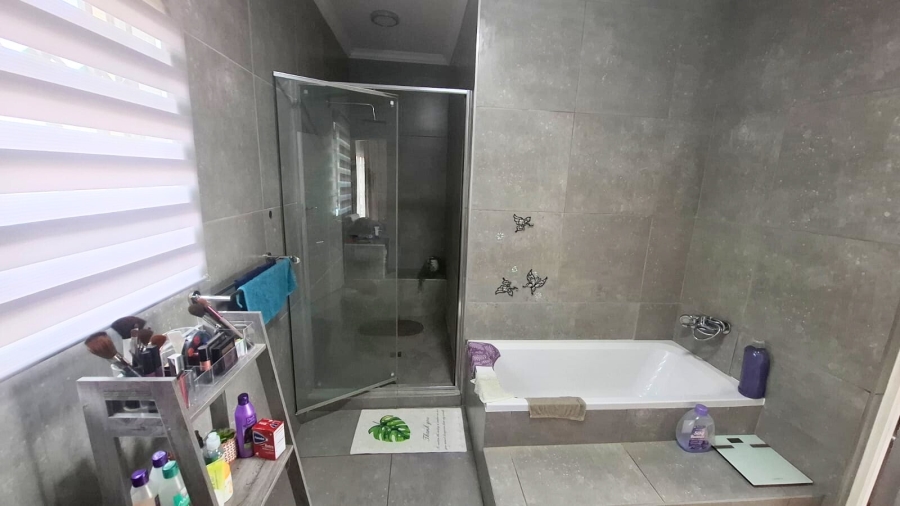 5 Bedroom Property for Sale in Terenure Gauteng