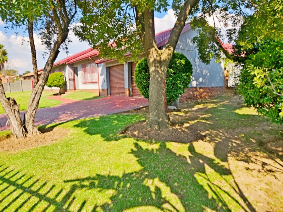 4 Bedroom Property for Sale in Norkem Park Gauteng