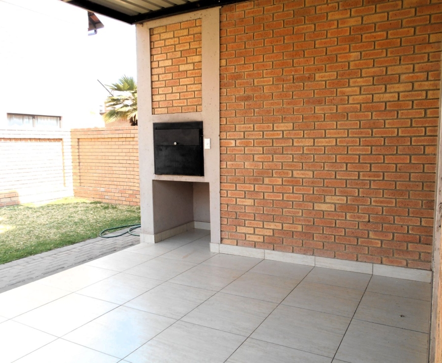 3 Bedroom Property for Sale in Equestria Gauteng
