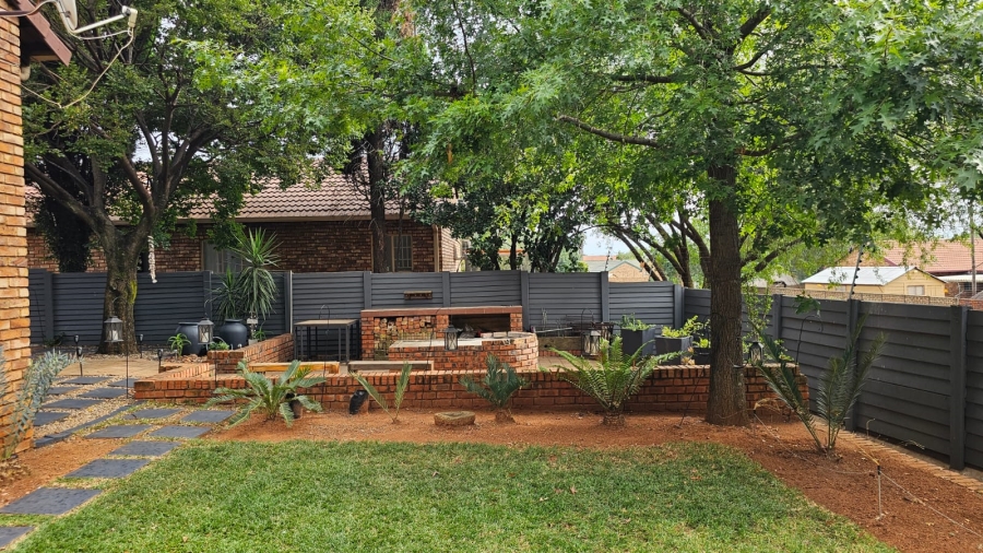3 Bedroom Property for Sale in Highveld Gauteng