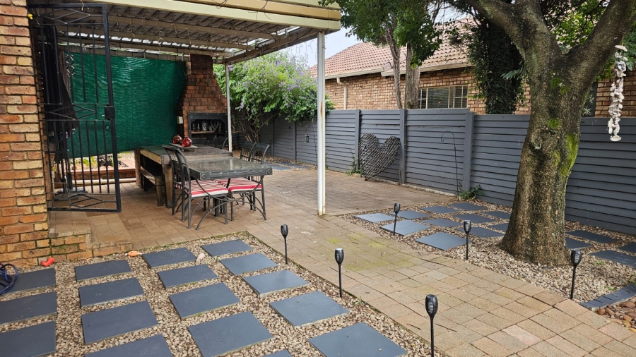 3 Bedroom Property for Sale in Highveld Gauteng
