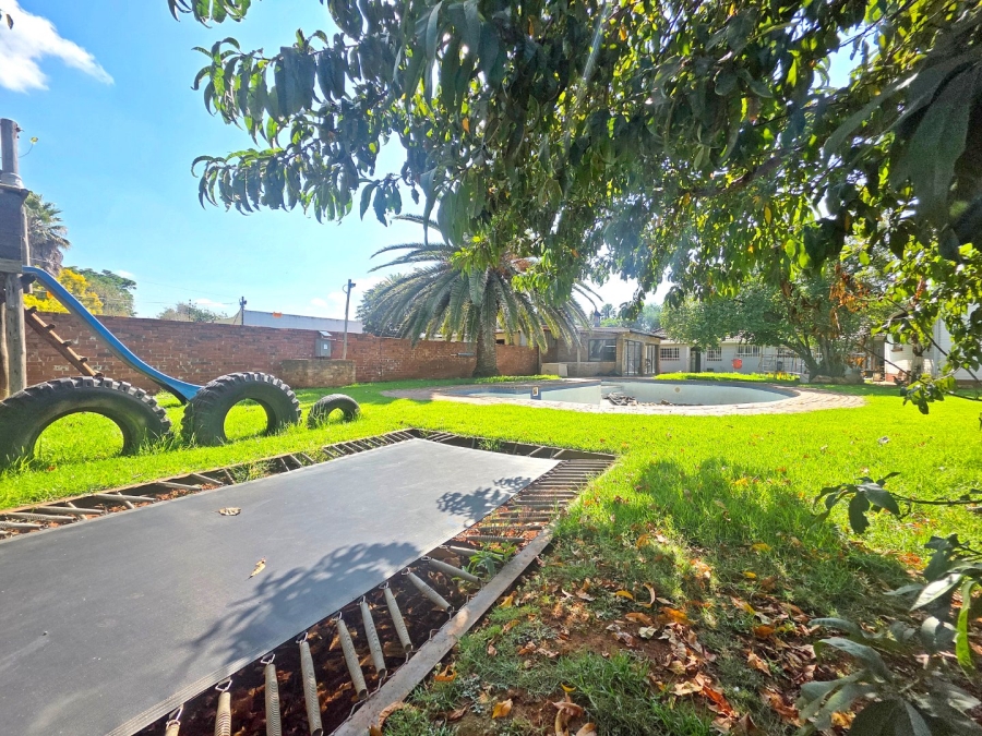 4 Bedroom Property for Sale in Strubenvale Gauteng