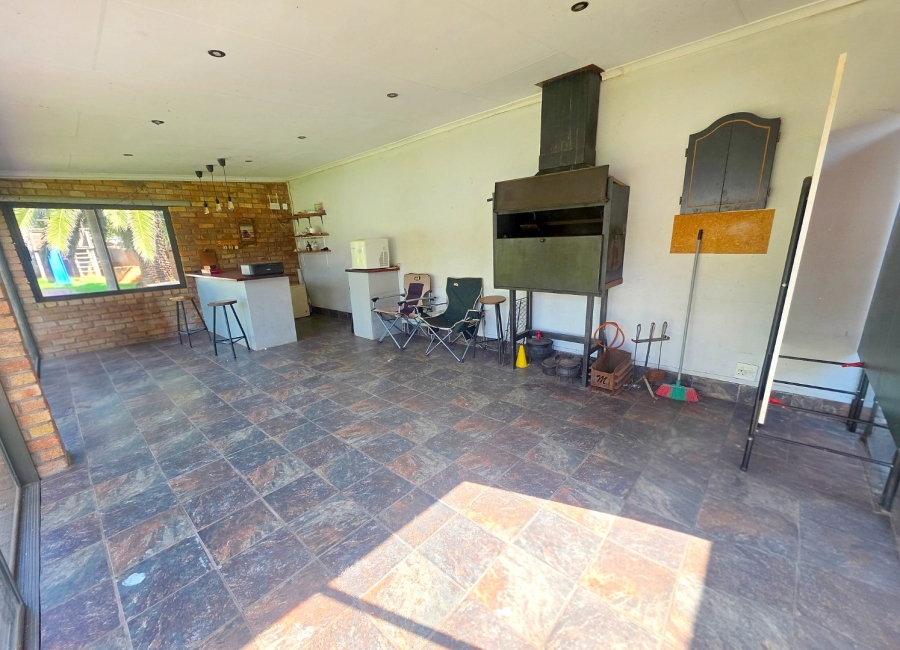 4 Bedroom Property for Sale in Strubenvale Gauteng