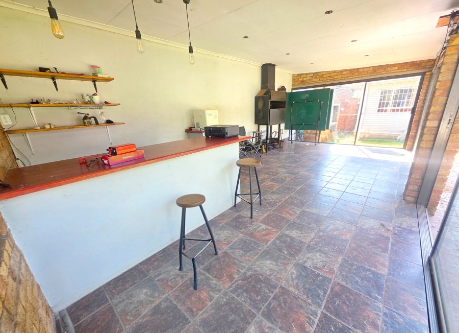 4 Bedroom Property for Sale in Strubenvale Gauteng