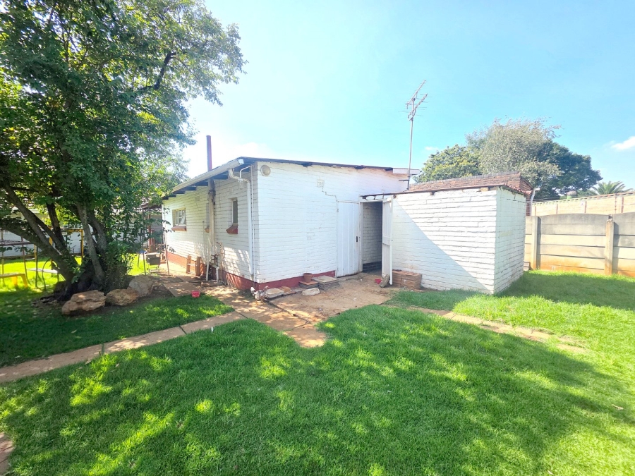 4 Bedroom Property for Sale in Strubenvale Gauteng