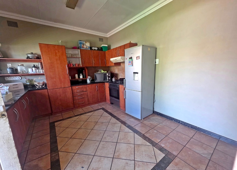 4 Bedroom Property for Sale in Strubenvale Gauteng