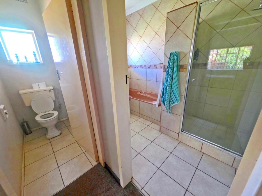 4 Bedroom Property for Sale in Strubenvale Gauteng