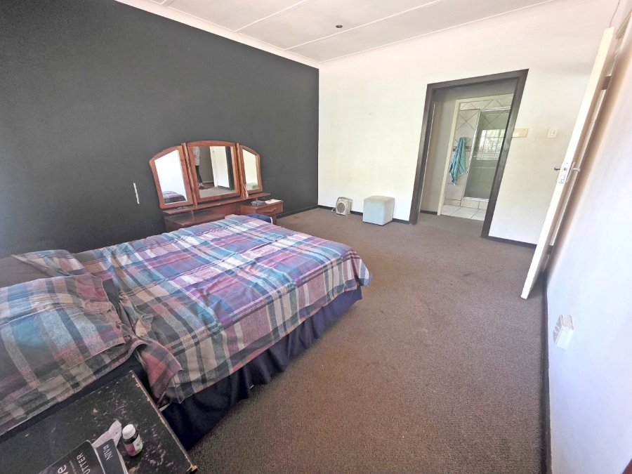 4 Bedroom Property for Sale in Strubenvale Gauteng