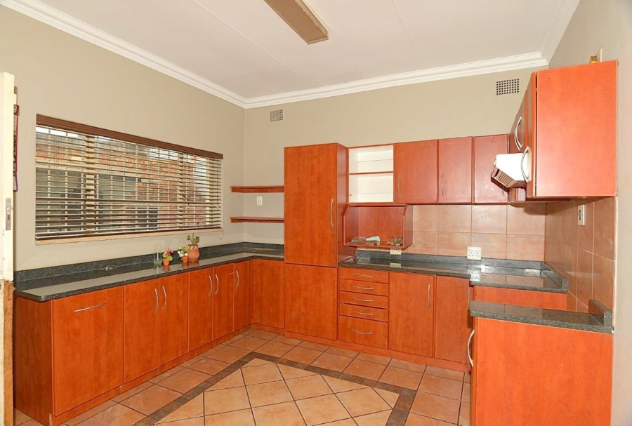 4 Bedroom Property for Sale in Strubenvale Gauteng