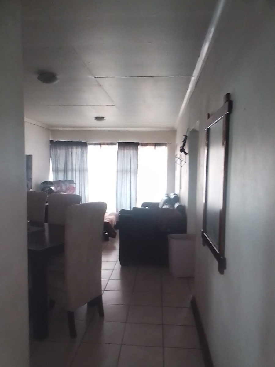  Bedroom Property for Sale in Casseldale Gauteng