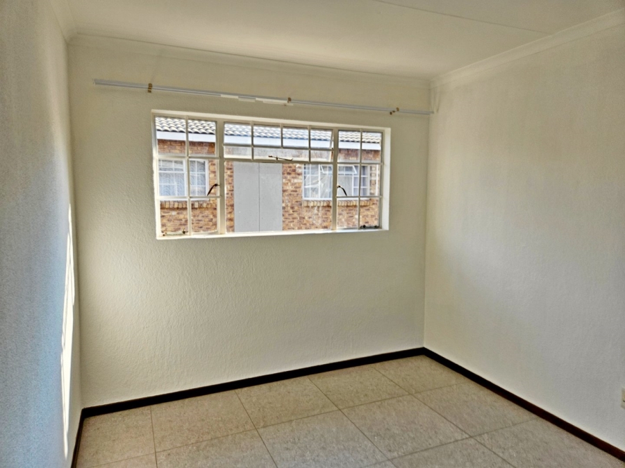 2 Bedroom Property for Sale in Birchleigh Gauteng