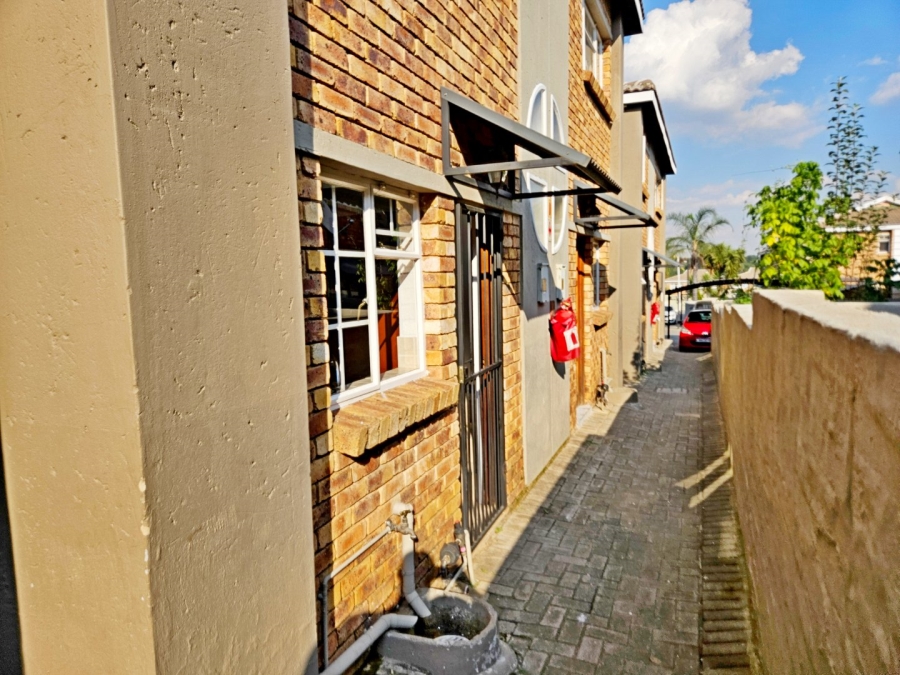 2 Bedroom Property for Sale in Birchleigh Gauteng