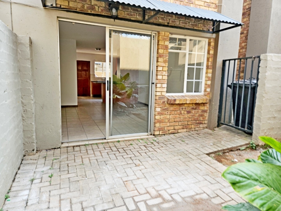 2 Bedroom Property for Sale in Birchleigh Gauteng