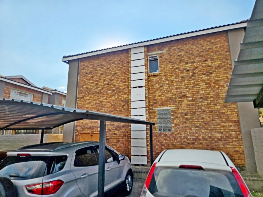 2 Bedroom Property for Sale in Birchleigh Gauteng