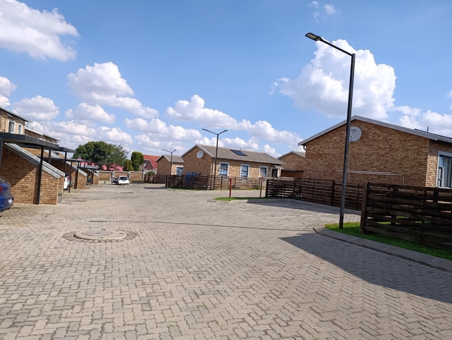  Bedroom Property for Sale in Groblerpark Gauteng