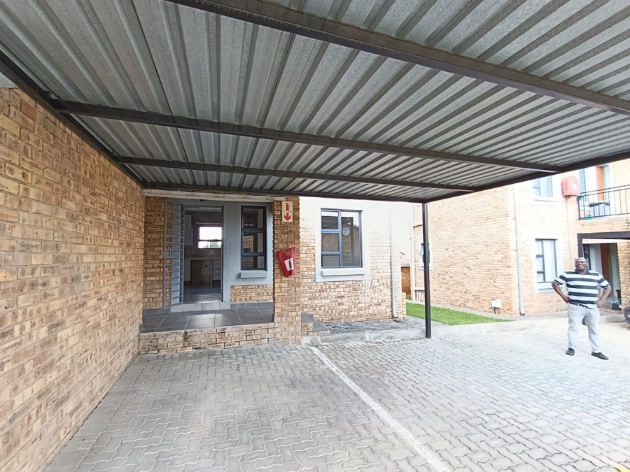  Bedroom Property for Sale in Groblerpark Gauteng