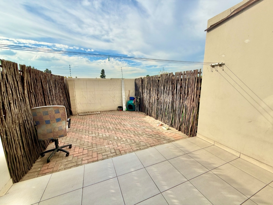 2 Bedroom Property for Sale in Mayberry Park Gauteng