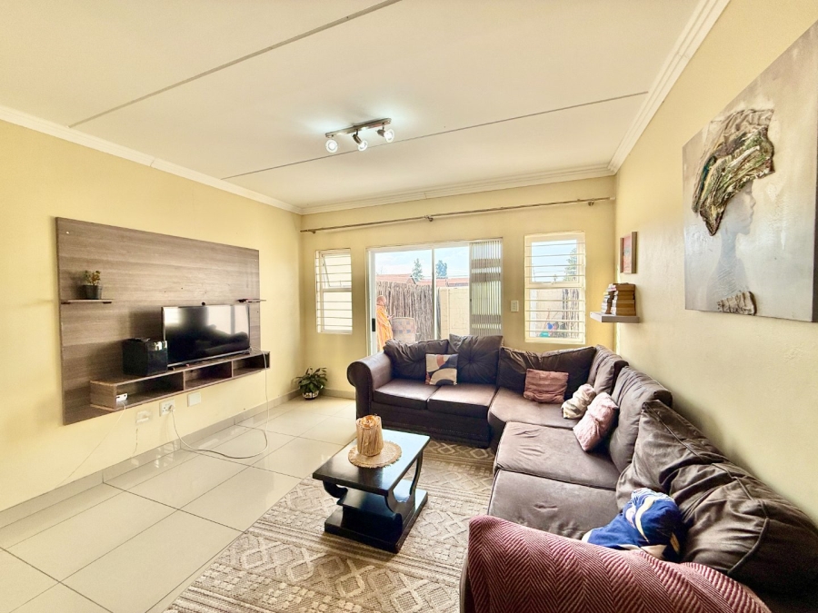 2 Bedroom Property for Sale in Mayberry Park Gauteng