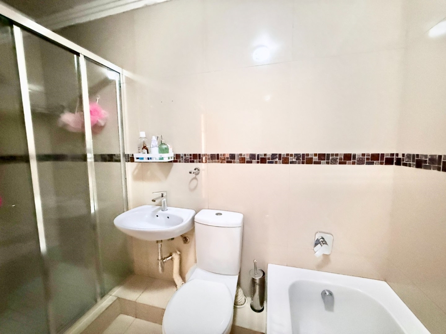 2 Bedroom Property for Sale in Mayberry Park Gauteng