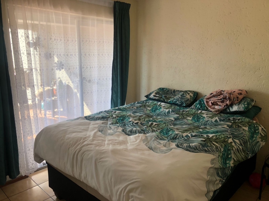 2 Bedroom Property for Sale in Vorna Valley Gauteng