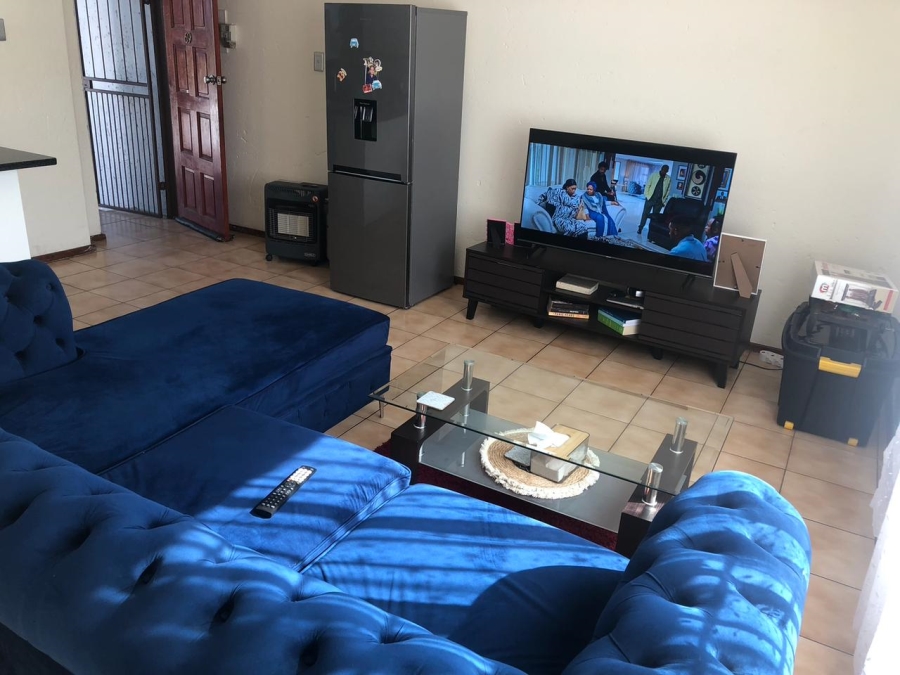 2 Bedroom Property for Sale in Vorna Valley Gauteng
