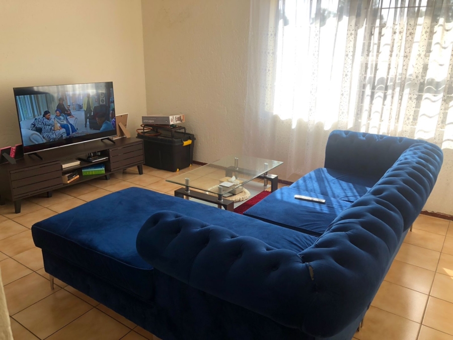 2 Bedroom Property for Sale in Vorna Valley Gauteng