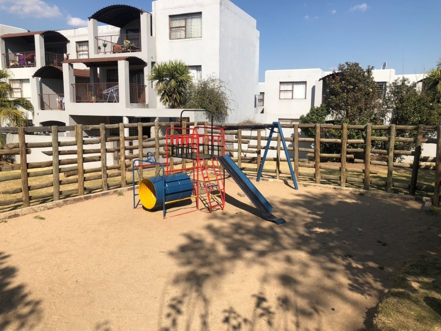 2 Bedroom Property for Sale in Vorna Valley Gauteng