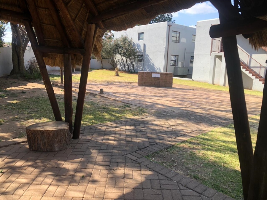 2 Bedroom Property for Sale in Vorna Valley Gauteng