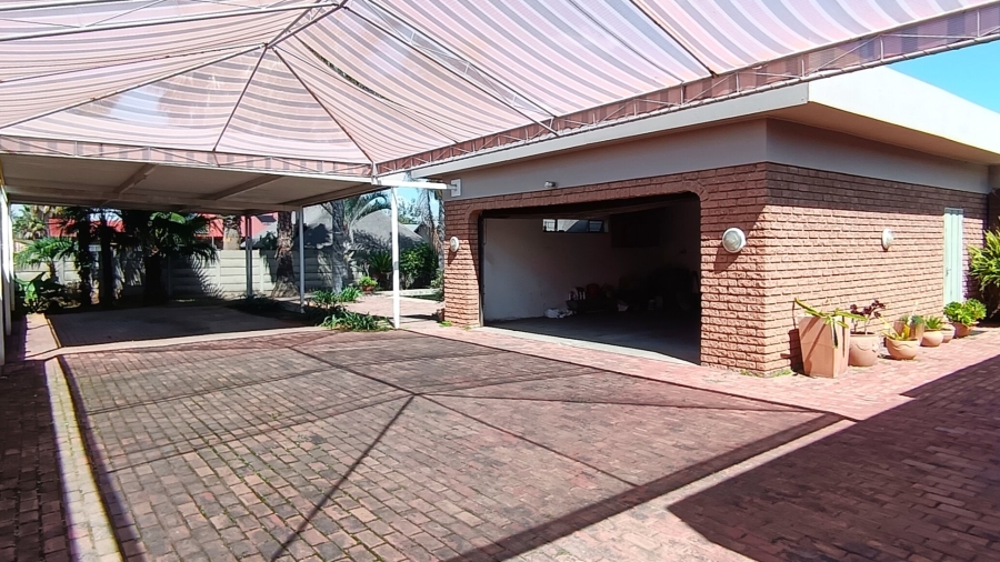 3 Bedroom Property for Sale in Vanderbijlpark SE 2 Gauteng