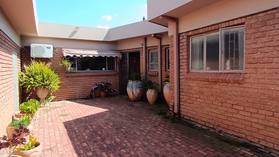 3 Bedroom Property for Sale in Vanderbijlpark SE 2 Gauteng