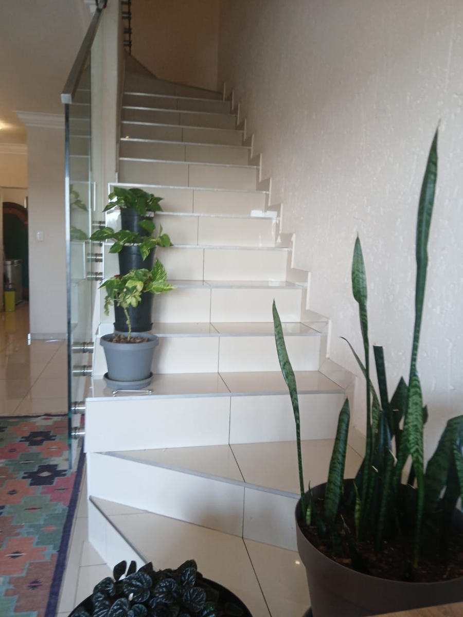 To Let 2 Bedroom Property for Rent in Morningside Gauteng