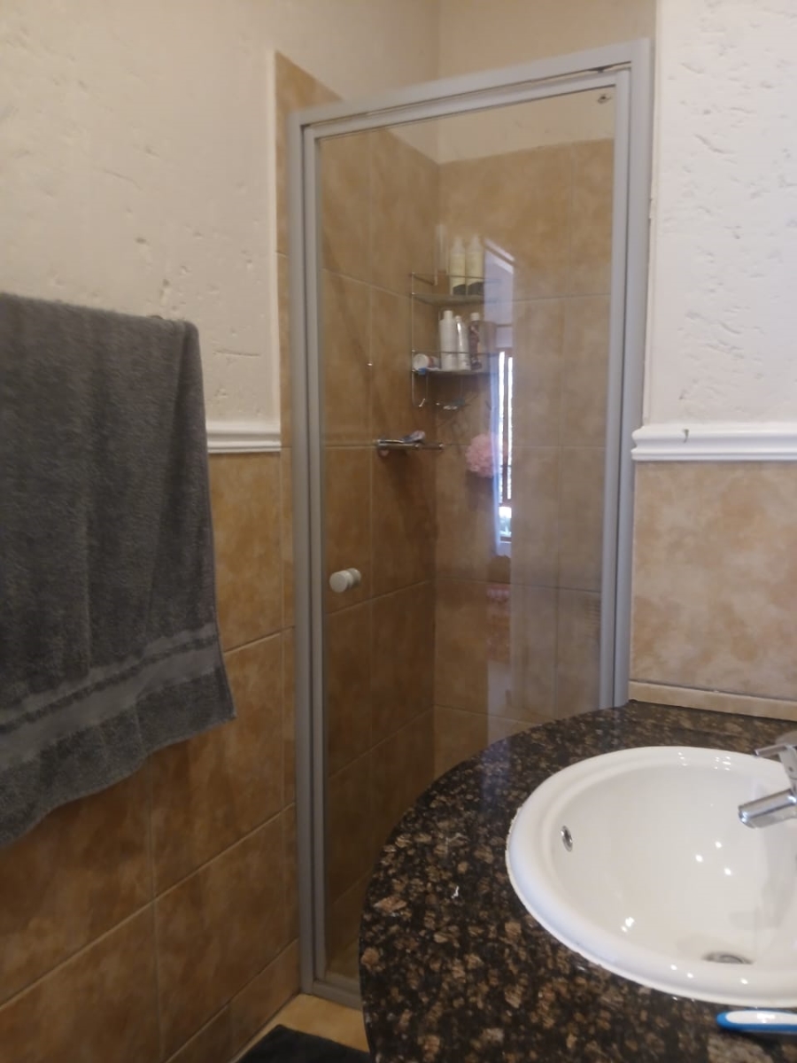 To Let 2 Bedroom Property for Rent in Morningside Gauteng