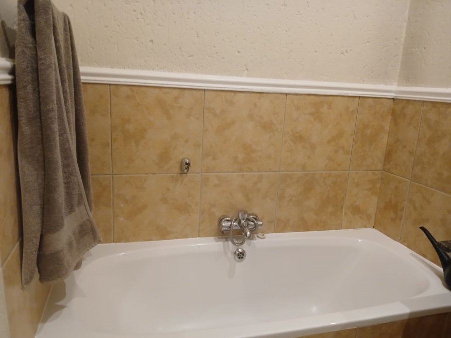 To Let 2 Bedroom Property for Rent in Morningside Gauteng
