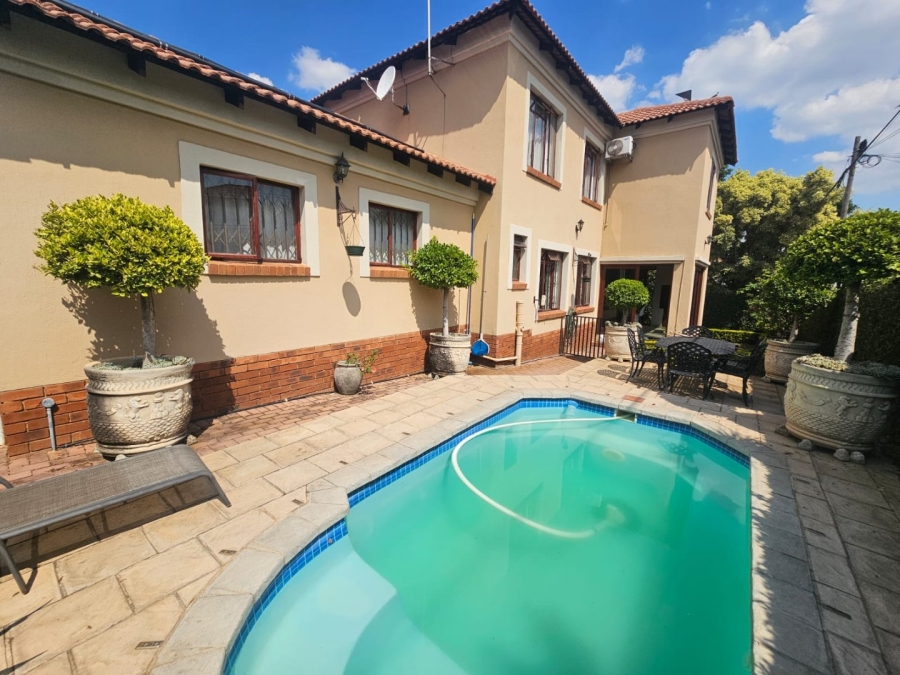 3 Bedroom Property for Sale in Faerie Glen Gauteng